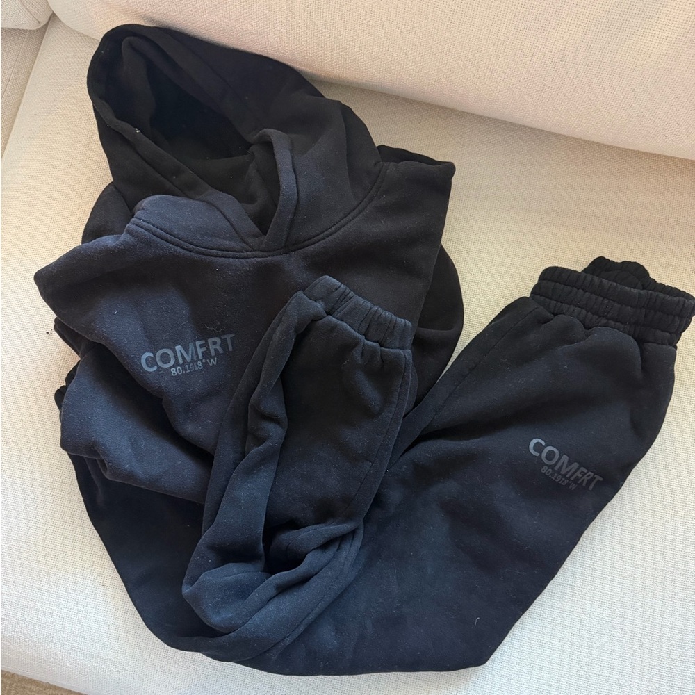 Comfrt sweatsuit